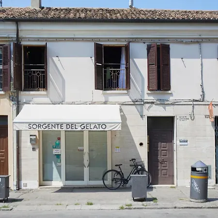 Lägenhet Appartmento In Piazza Ariostea *