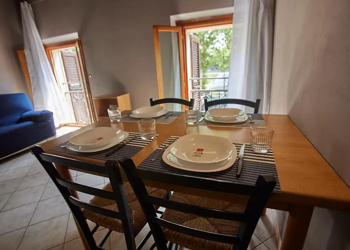 Lägenhet Appartmento In Piazza Ariostea